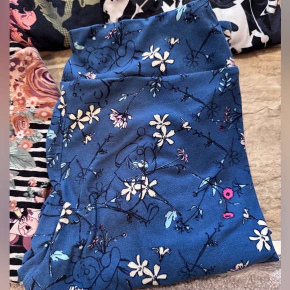 Bundle five pair Lularoe Disney leggings - Picture 3 of 6